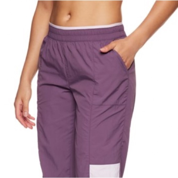 Reebok Track Pants Women's Size Medium Violet Lilac Purple Nylon Focus Woven - Picture 5 of 12